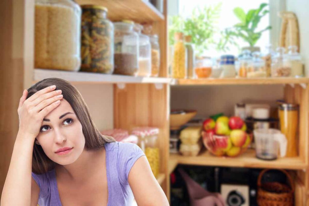 attenzione alimento in dispensa